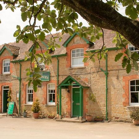 Three Horseshoes Inn Powerstock 외부 사진