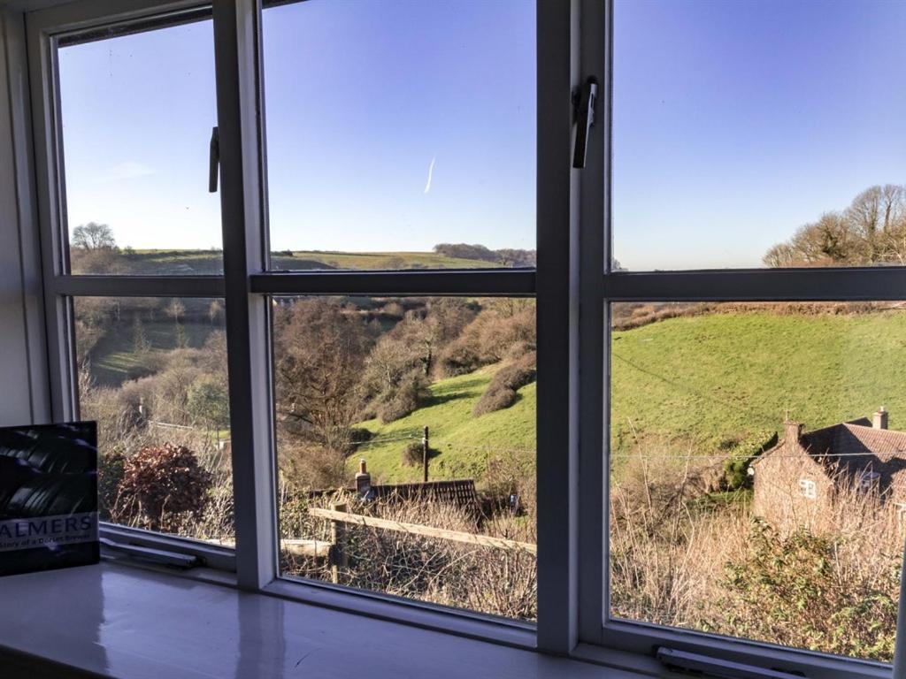 Three Horseshoes Inn Powerstock 외부 사진