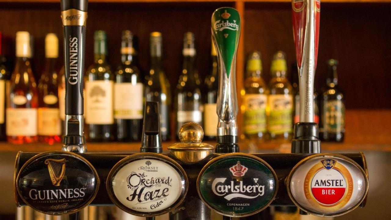 Three Horseshoes Inn Powerstock 외부 사진