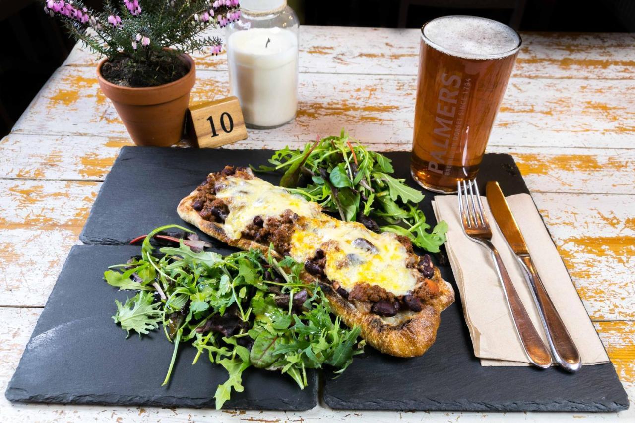 Three Horseshoes Inn Powerstock 외부 사진